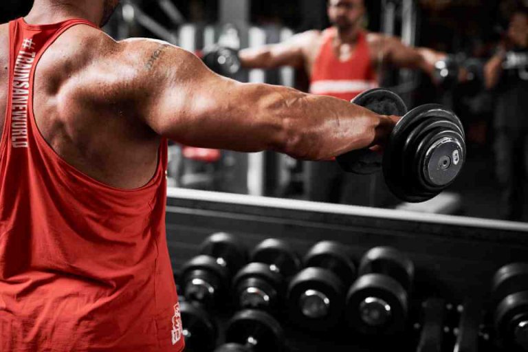 Der Weg zu einer mächtigen Schulter: Die richtigen Übungen und Techniken